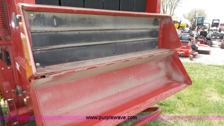 image for item K8270 2008 New Holland BR7060 Silage Special round baler