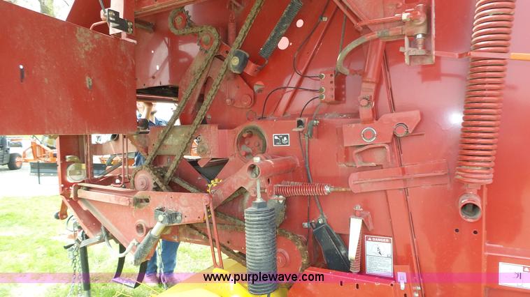 image for item K8270 2008 New Holland BR7060 Silage Special round baler