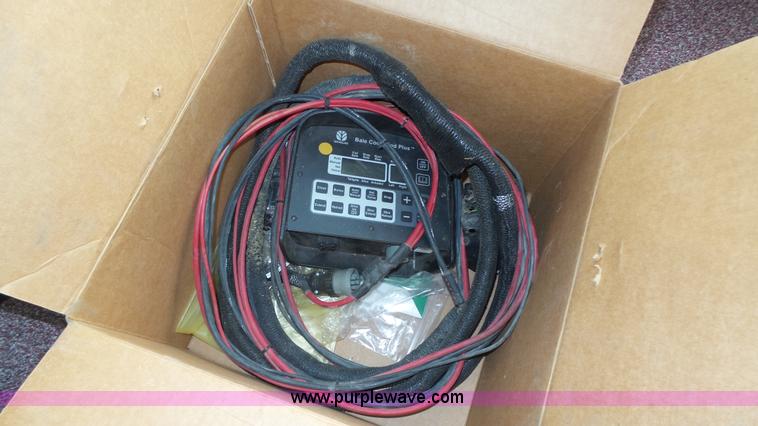 image for item K8270 2008 New Holland BR7060 Silage Special round baler