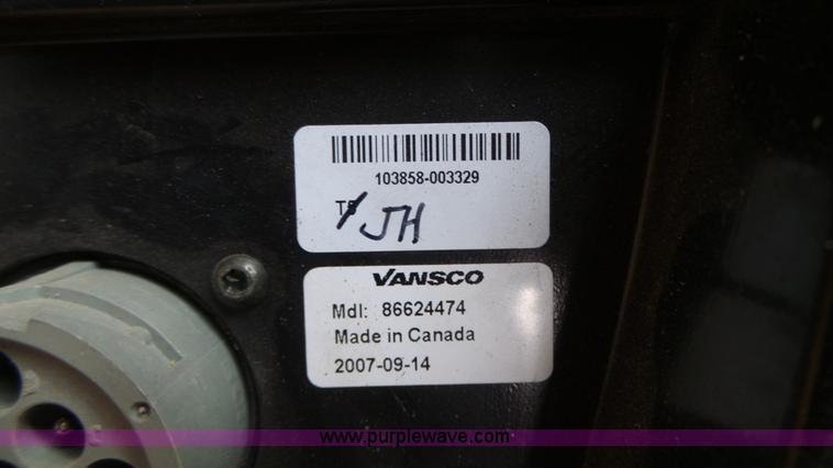 image for item K8270 2008 New Holland BR7060 Silage Special round baler