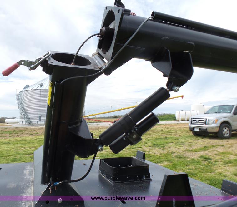 image for item L5496 2015 Easiload seed tender