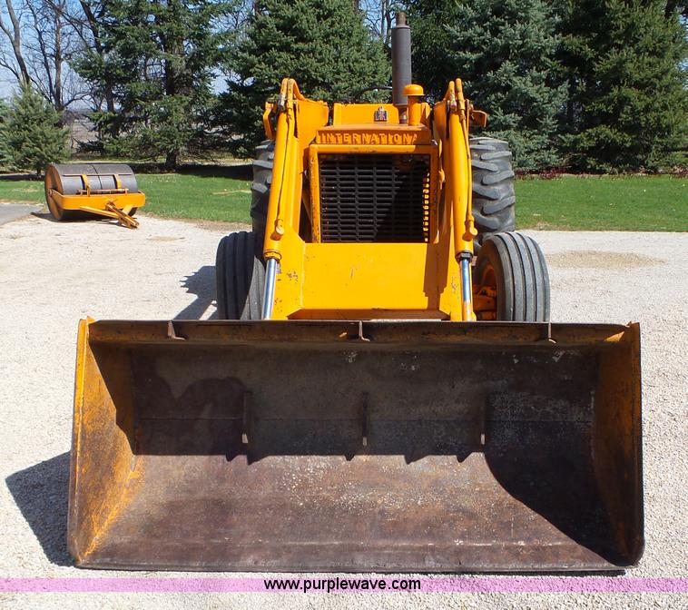 image for item L5698 International 3444 tractor