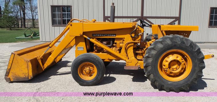 image for item L5698 International 3444 tractor