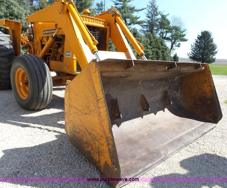 image for item L5698 International 3444 tractor