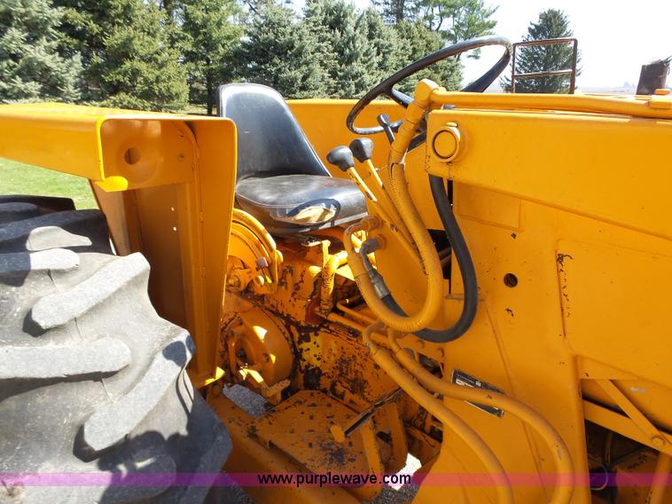 image for item L5698 International 3444 tractor