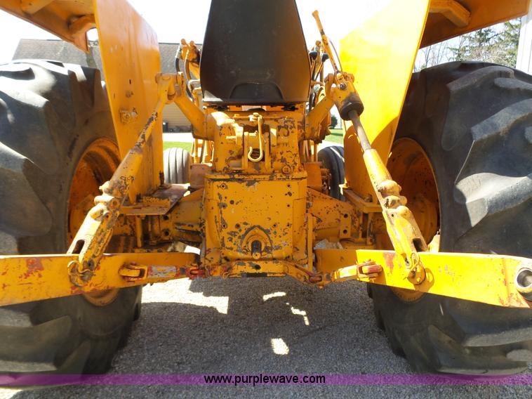 image for item L5698 International 3444 tractor