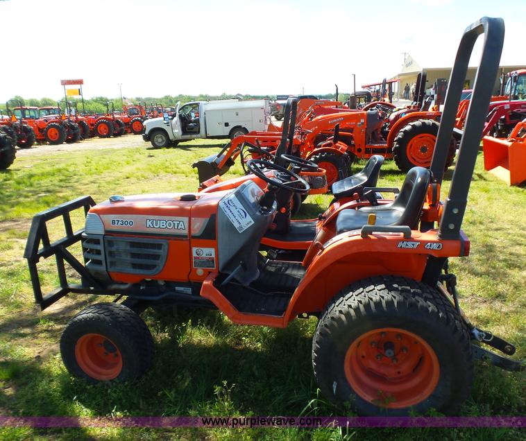 image for item L5806 Kubota B7300 tractor