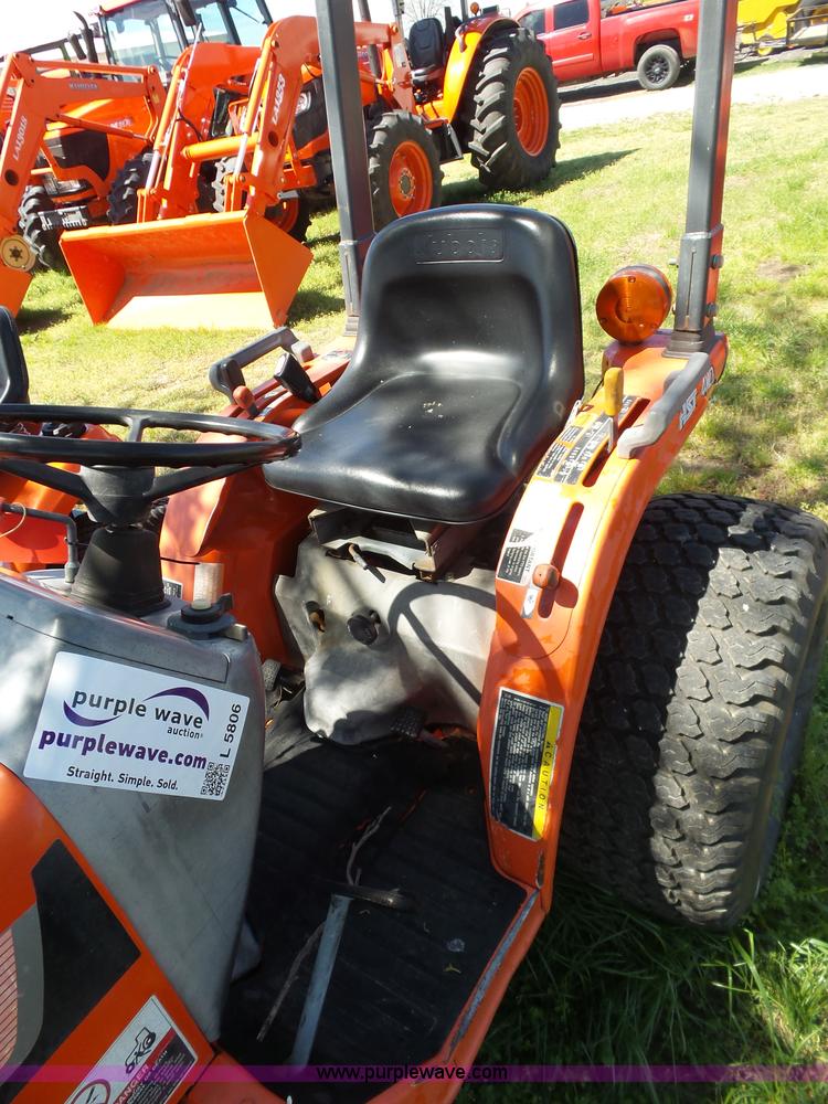 image for item L5806 Kubota B7300 tractor