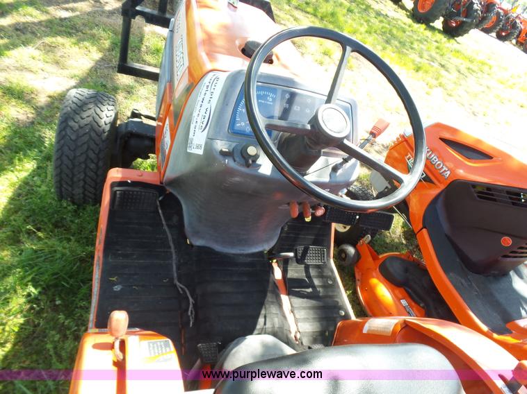 image for item L5806 Kubota B7300 tractor