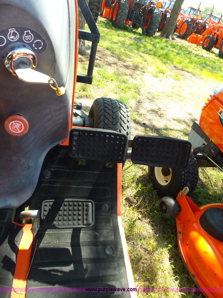 image for item L5806 Kubota B7300 tractor