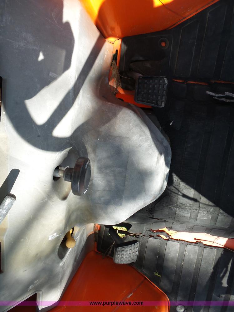 image for item L5806 Kubota B7300 tractor