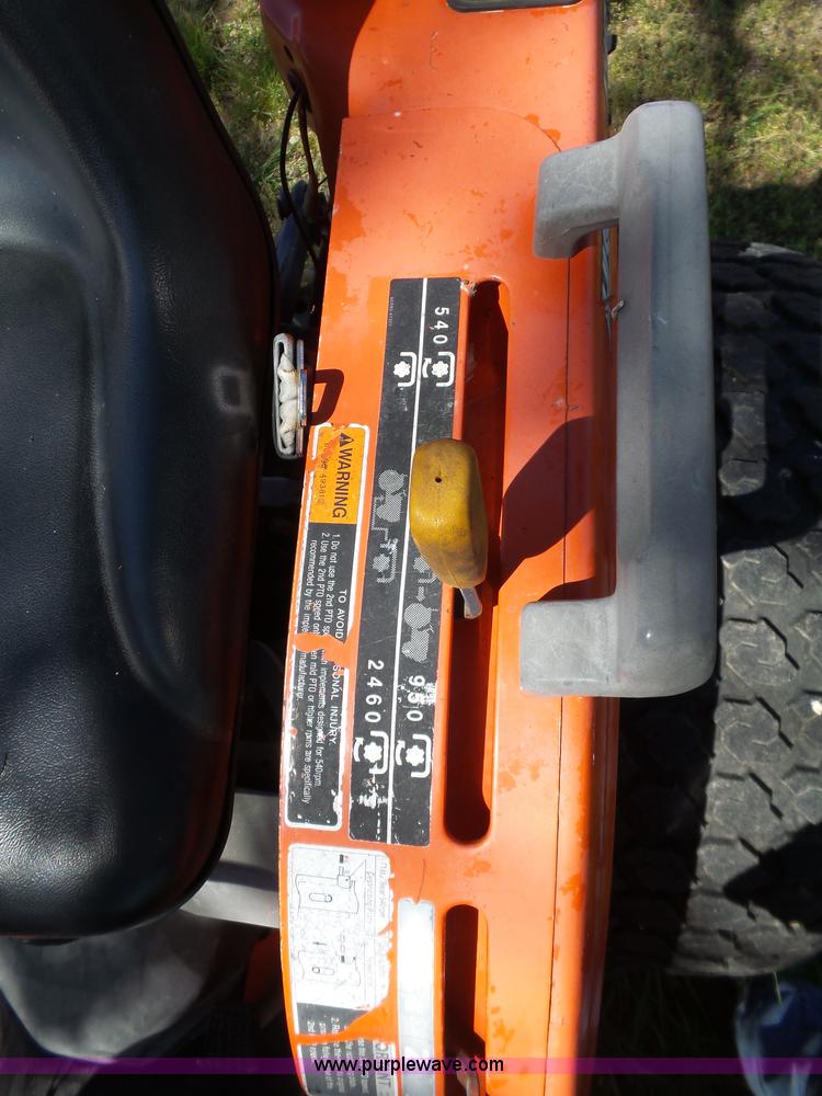 image for item L5806 Kubota B7300 tractor