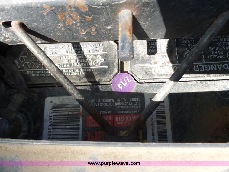 image for item L5806 Kubota B7300 tractor