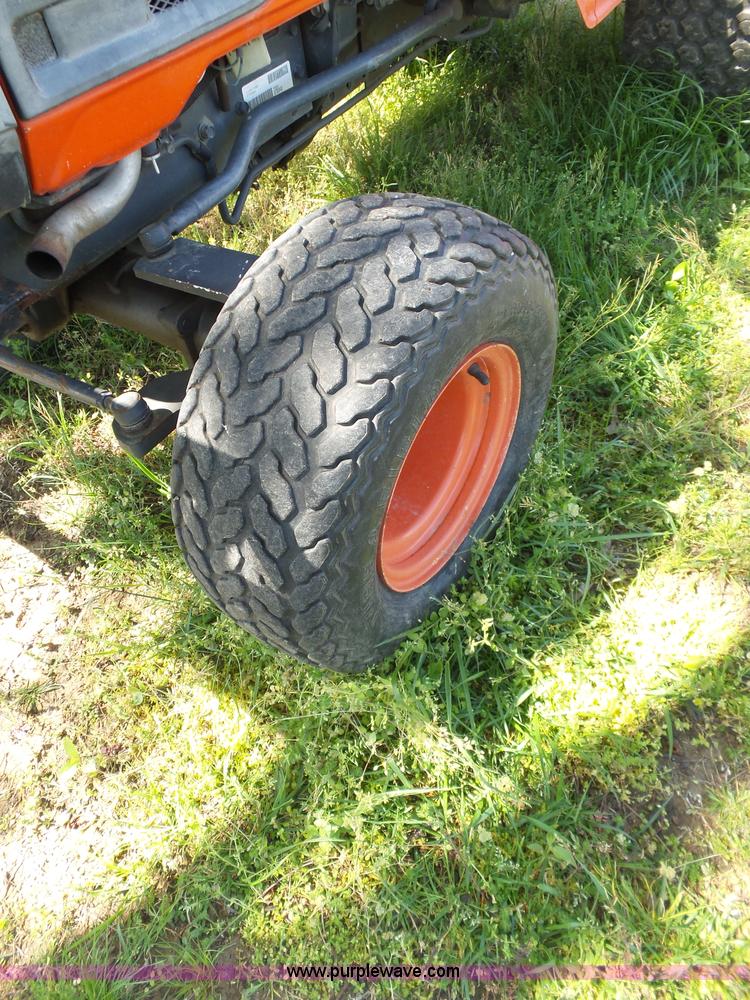 image for item L5806 Kubota B7300 tractor