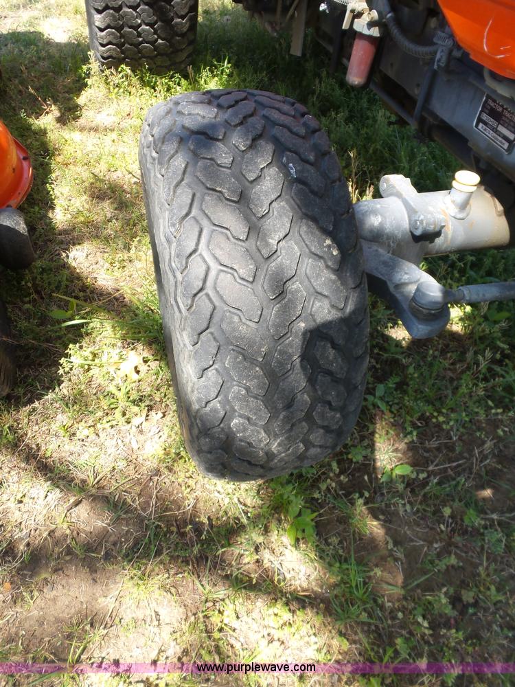 image for item L5806 Kubota B7300 tractor