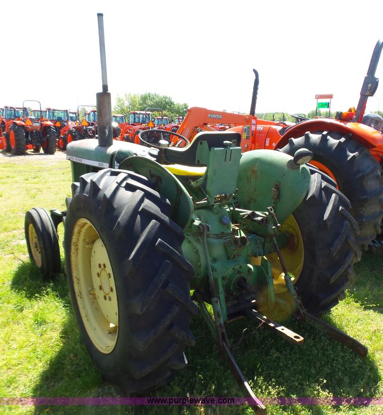 image for item L5807 John Deere 820 tractor