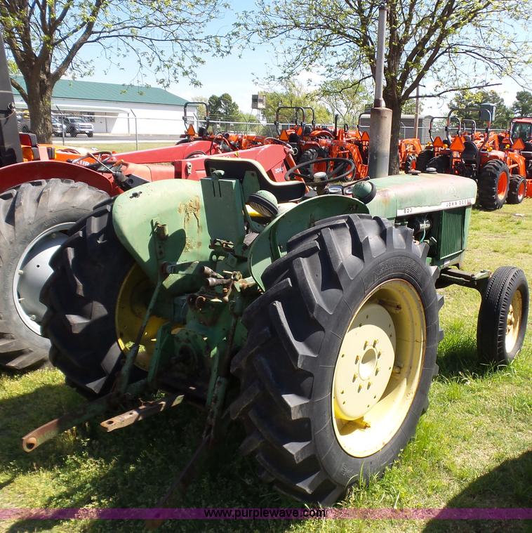 image for item L5807 John Deere 820 tractor