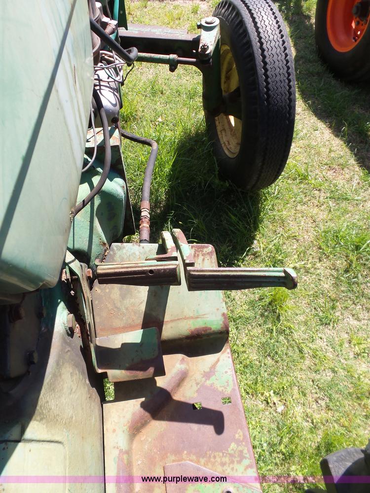 image for item L5807 John Deere 820 tractor