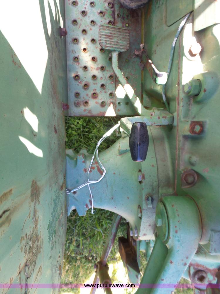 image for item L5807 John Deere 820 tractor