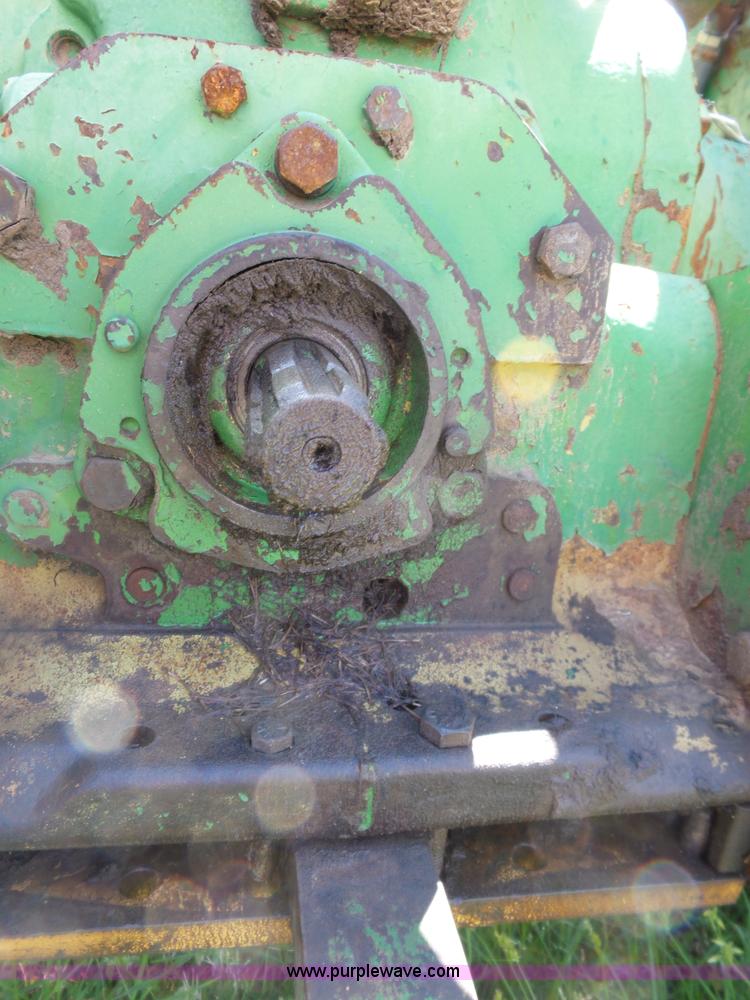 image for item L5807 John Deere 820 tractor