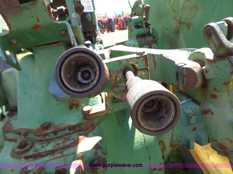 image for item L5807 John Deere 820 tractor