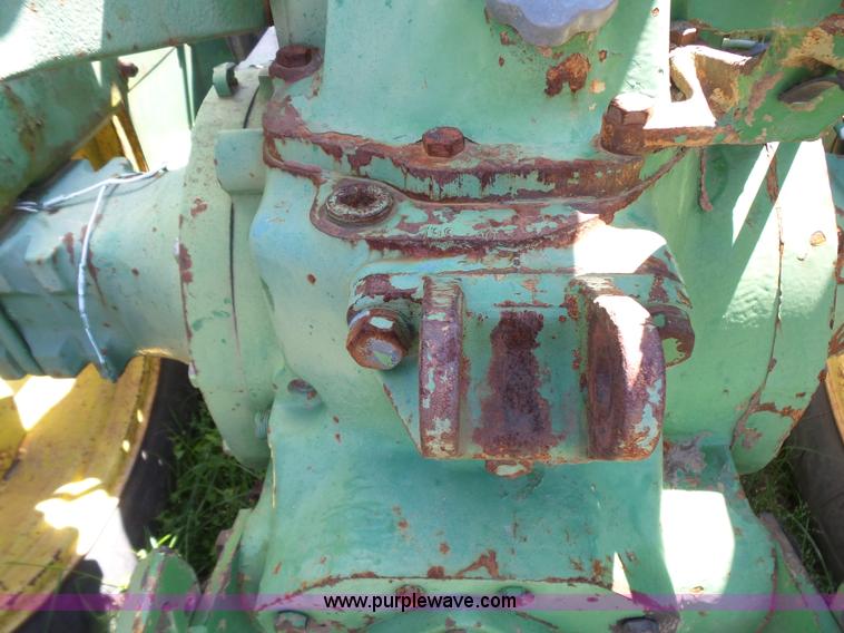 image for item L5807 John Deere 820 tractor