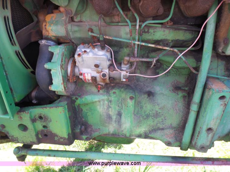 image for item L5807 John Deere 820 tractor