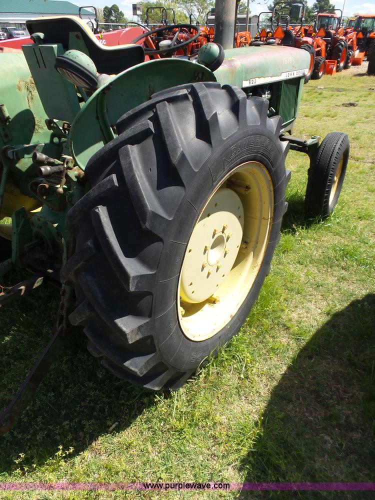 image for item L5807 John Deere 820 tractor