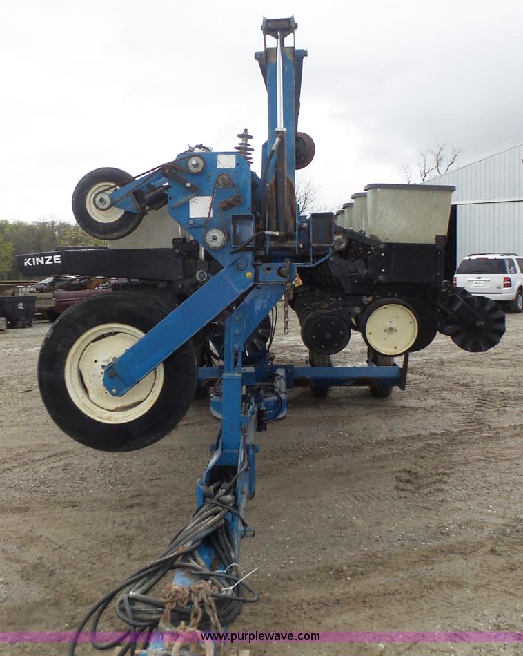 image for item L6027 1996 Kinze 2300 split row planter