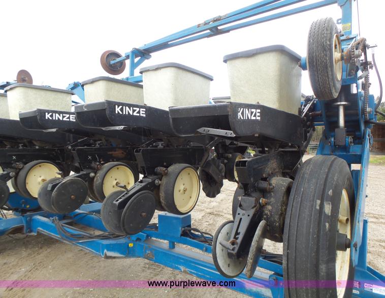 image for item L6027 1996 Kinze 2300 split row planter