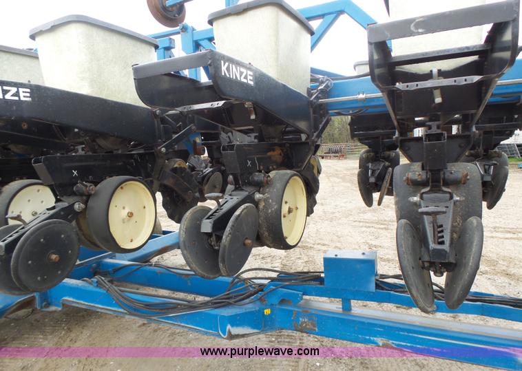 image for item L6027 1996 Kinze 2300 split row planter