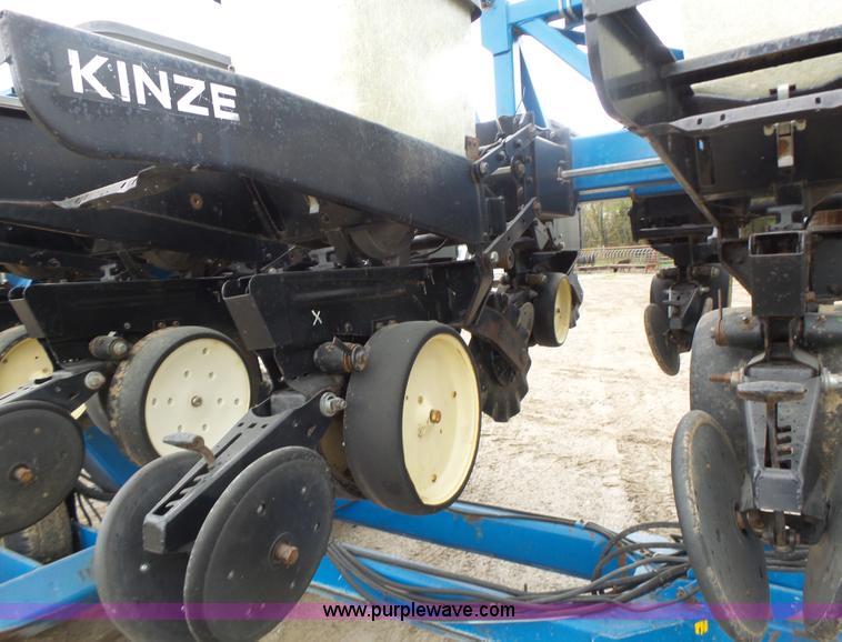 image for item L6027 1996 Kinze 2300 split row planter