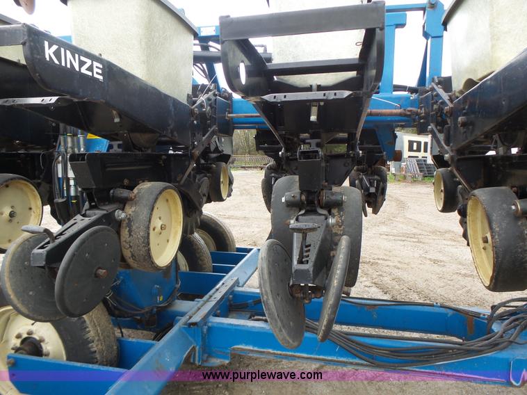 image for item L6027 1996 Kinze 2300 split row planter