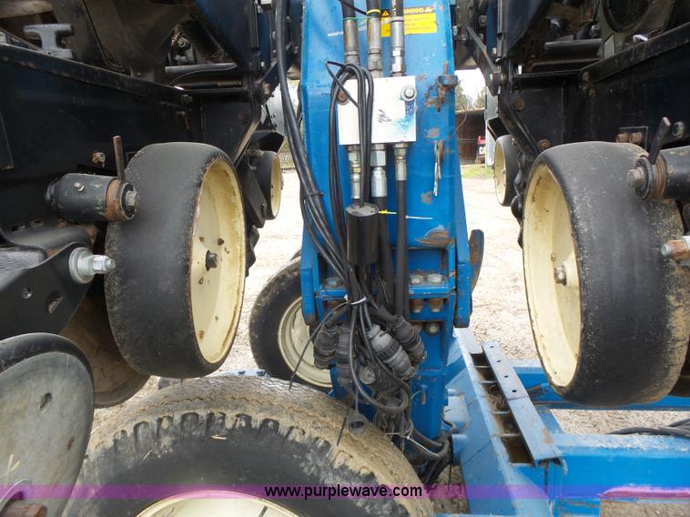 image for item L6027 1996 Kinze 2300 split row planter