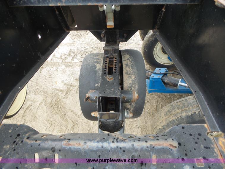 image for item L6027 1996 Kinze 2300 split row planter