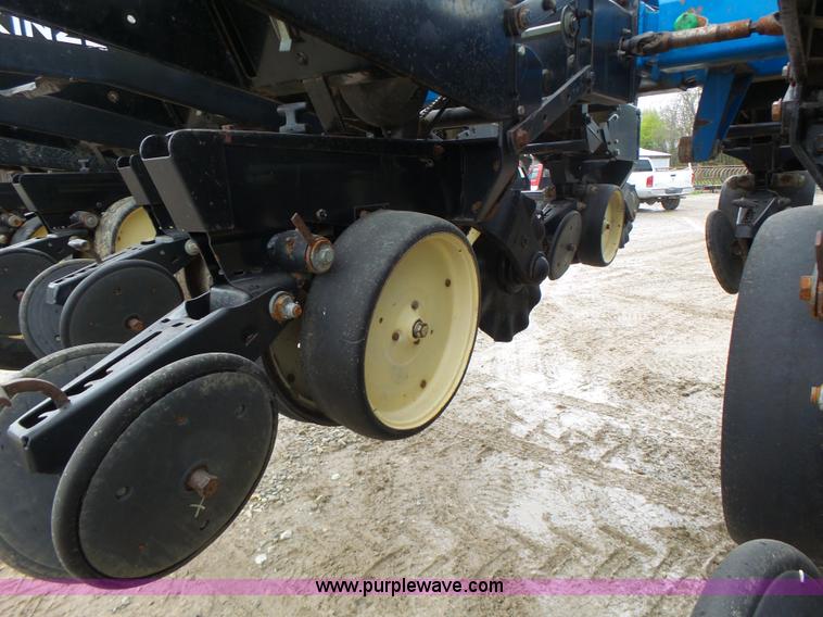 image for item L6027 1996 Kinze 2300 split row planter