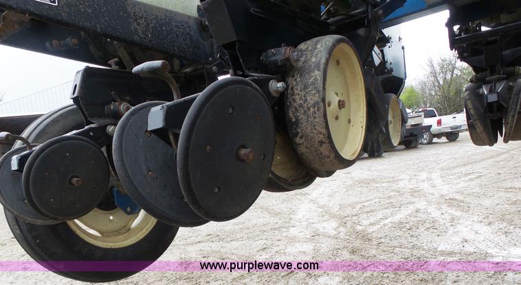 image for item L6027 1996 Kinze 2300 split row planter