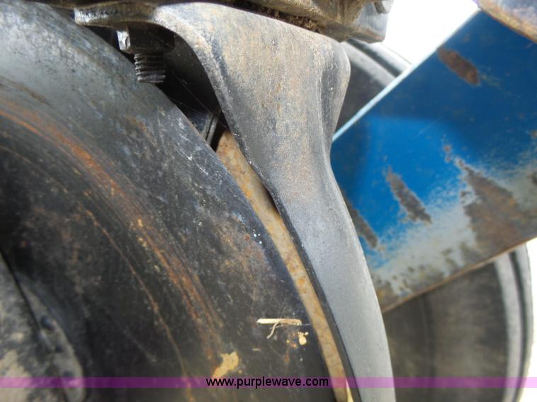 image for item L6027 1996 Kinze 2300 split row planter