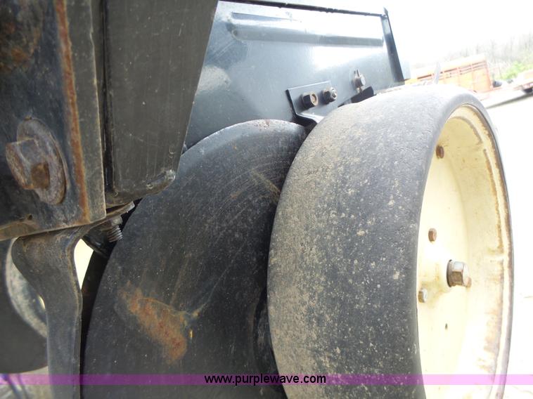image for item L6027 1996 Kinze 2300 split row planter