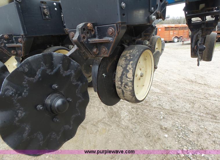 image for item L6027 1996 Kinze 2300 split row planter