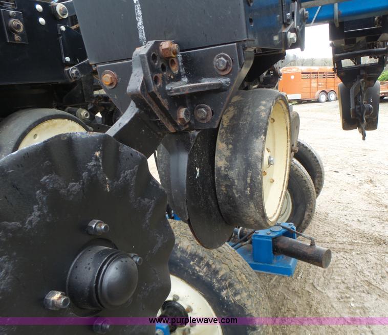 image for item L6027 1996 Kinze 2300 split row planter