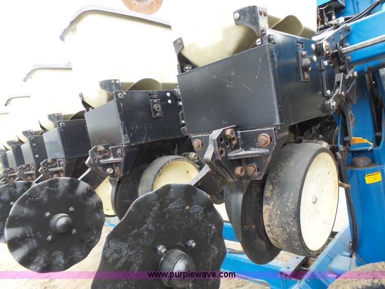 image for item L6027 1996 Kinze 2300 split row planter