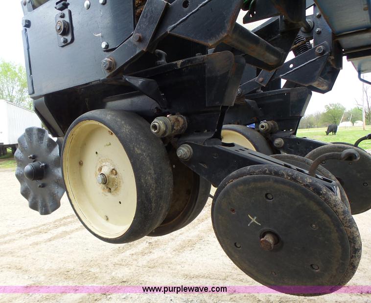 image for item L6027 1996 Kinze 2300 split row planter