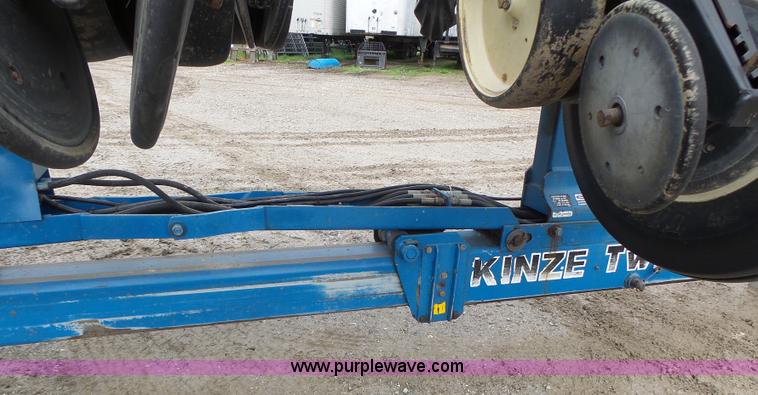 image for item L6027 1996 Kinze 2300 split row planter