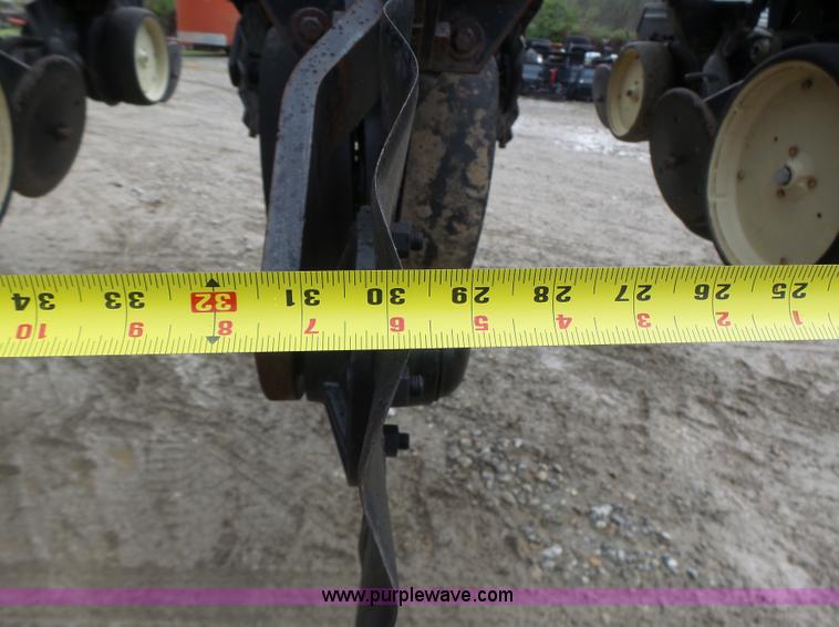image for item L6027 1996 Kinze 2300 split row planter