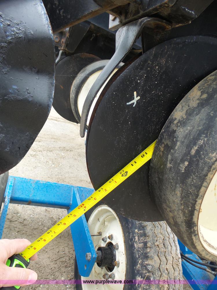 image for item L6027 1996 Kinze 2300 split row planter