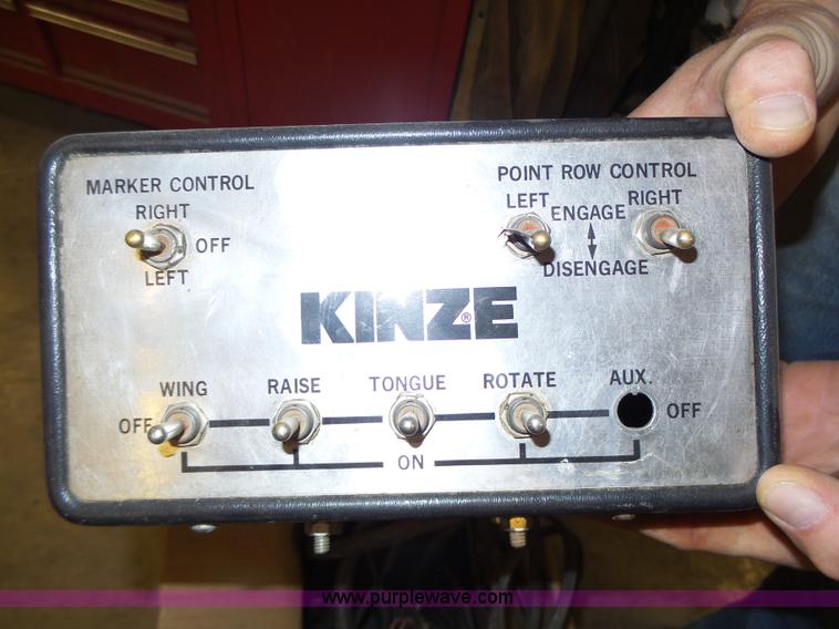 image for item L6027 1996 Kinze 2300 split row planter