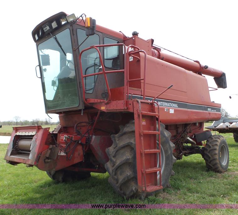 image for item L6325 1990 Case IH 1660 RWA combine