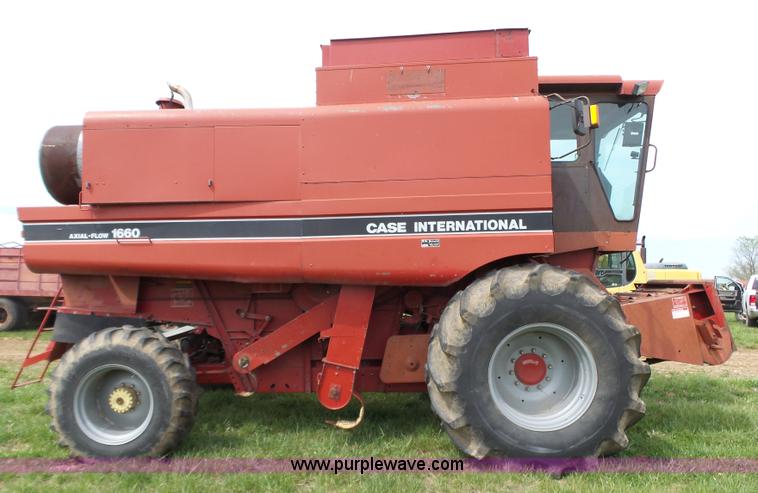 image for item L6325 1990 Case IH 1660 RWA combine