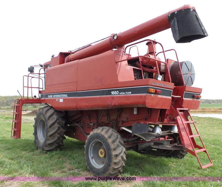 image for item L6325 1990 Case IH 1660 RWA combine